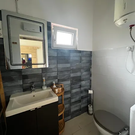 Tavelina Vendeghaz * Abaliget