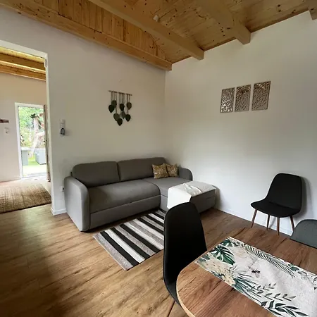 Tavelina Vendeghaz * Abaliget